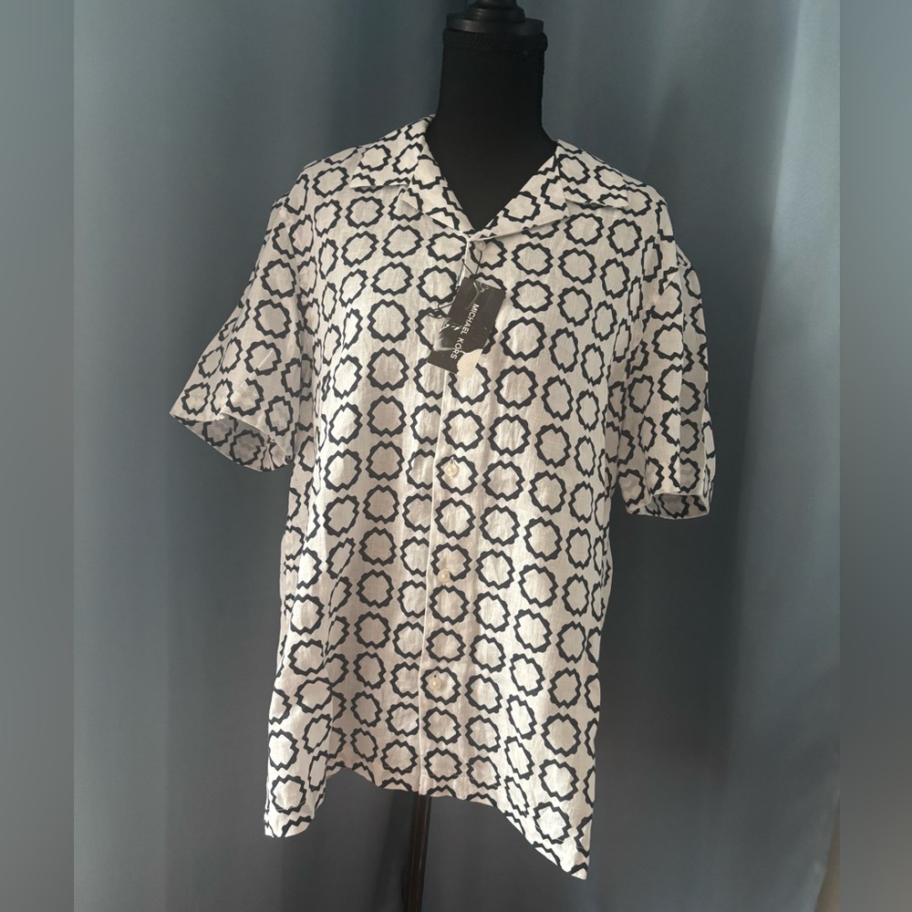 SOLD.  NWT, Men’s Michael Kors Dress Shirt, Size: Medium, Soft Feel, Navy/White